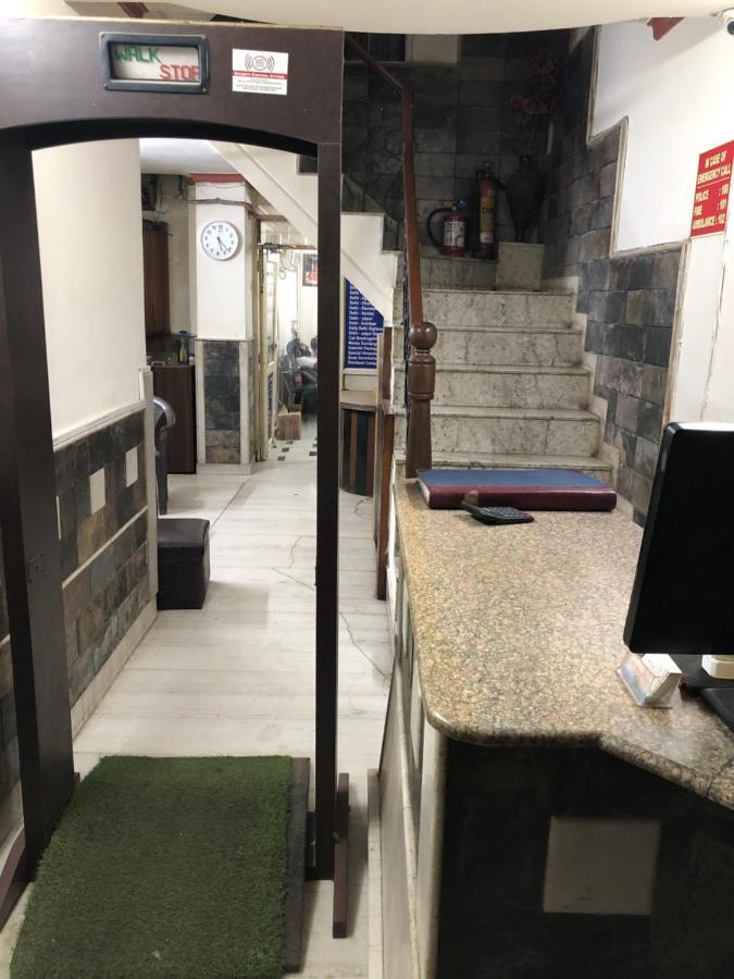 ניו דלהי Hotel Yes Please Lodge מראה חיצוני תמונה