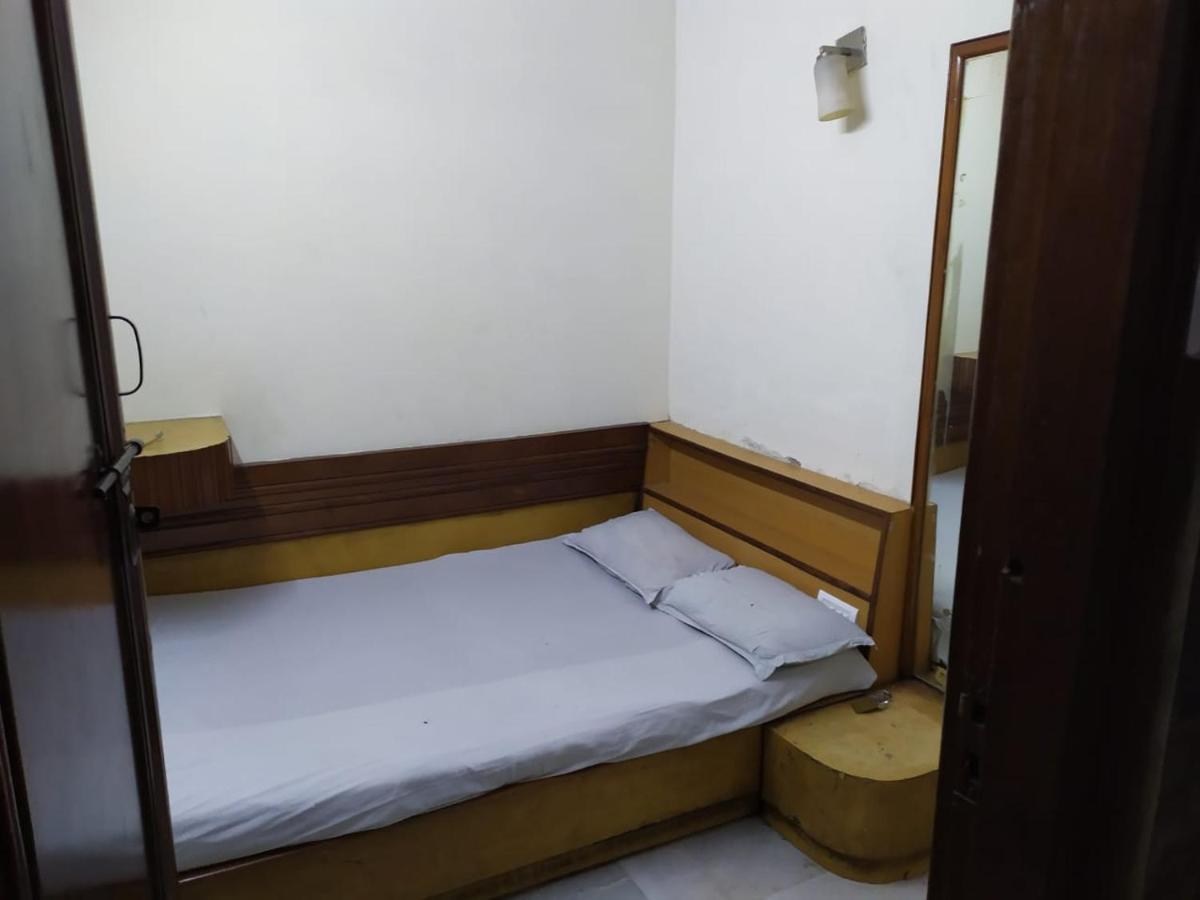 ניו דלהי Hotel Yes Please Lodge מראה חיצוני תמונה