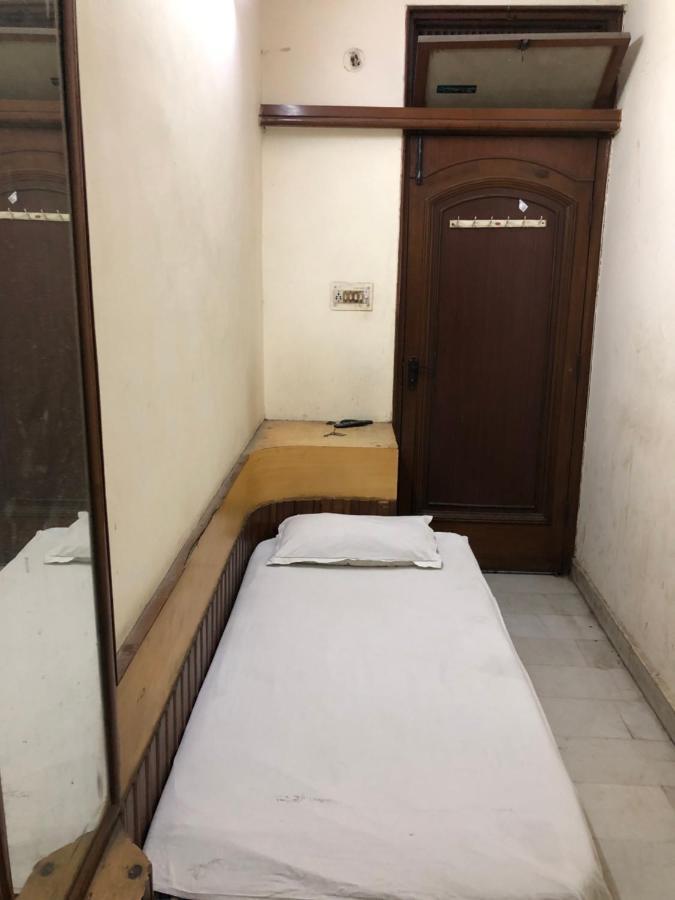 ניו דלהי Hotel Yes Please Lodge מראה חיצוני תמונה