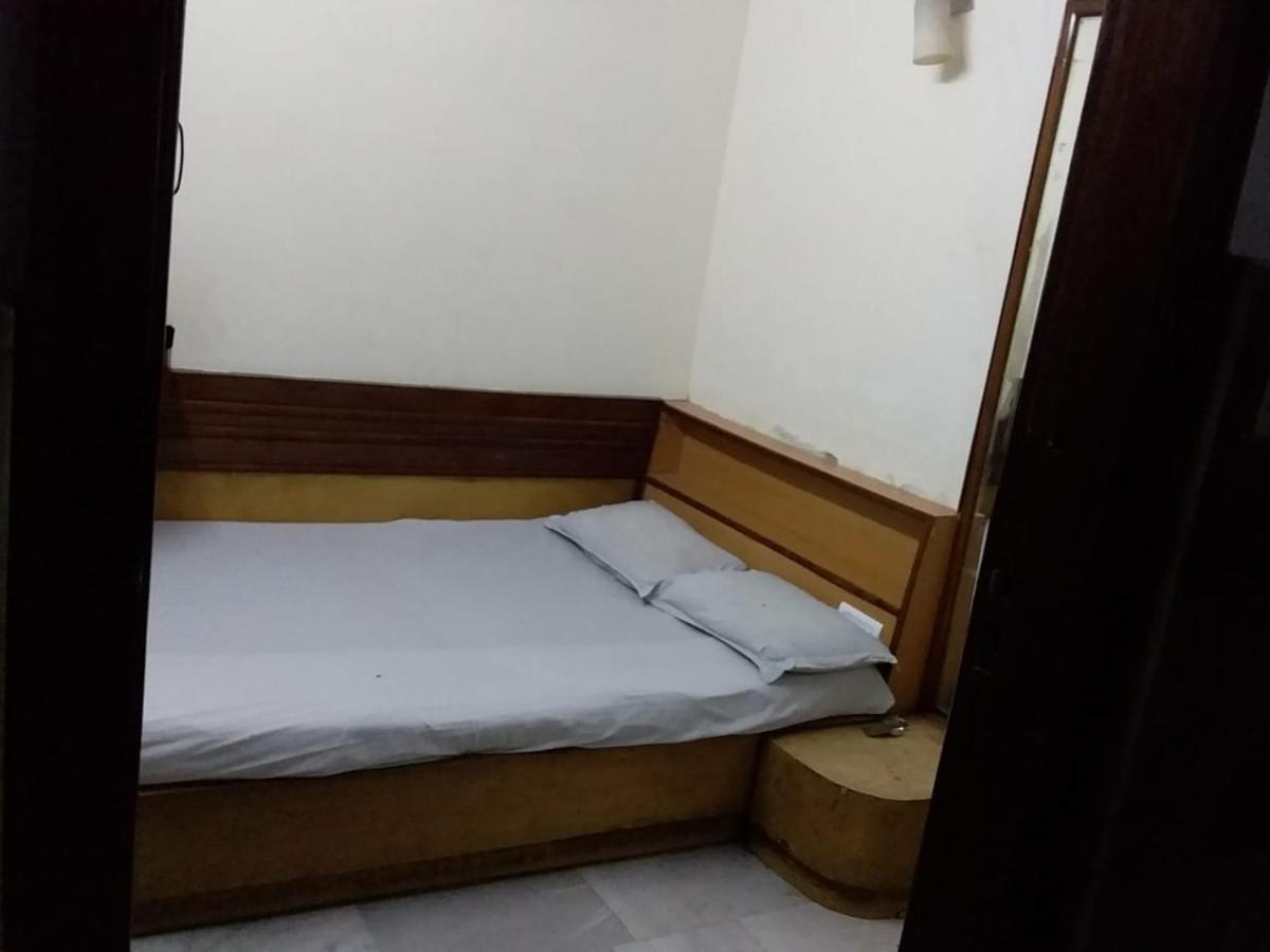 ניו דלהי Hotel Yes Please Lodge מראה חיצוני תמונה